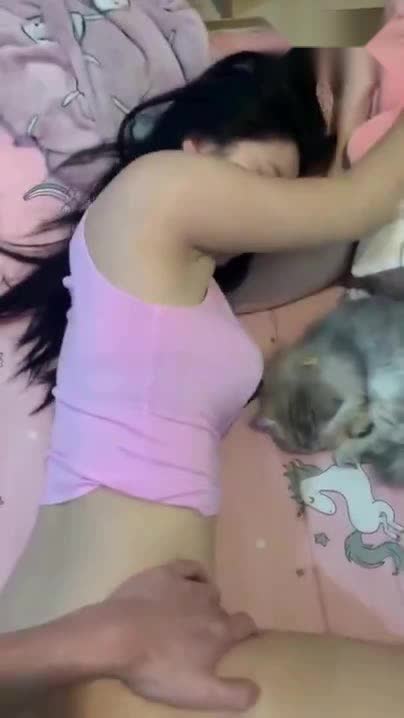 คลิปหลุด Bimxz น้องบุ๋มบิ๋มสาวอวบหุ่นเด็ด นอนให้ผัวเขี่ยหีเสียวๆ แล้วโดนจับซอยหีกระแทกโหดแรง เย็ดสดแตกในหี ครางเงี่ยนลั่นห้องน้ำแตกคาหีล้นเยิ้ม