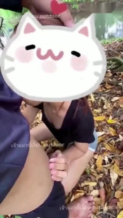 คลิปหลุดเจ้าแมวขี้เงี่ยนเย็ดนอกบ้าน โดนผัวซอยหีสดแรงแถวน้ำตก แล้วนั่งขย่มควยในน้ำตูดขาวเด้งกระแทกหีฉ่ำ เสียวจัดฟินมาก
